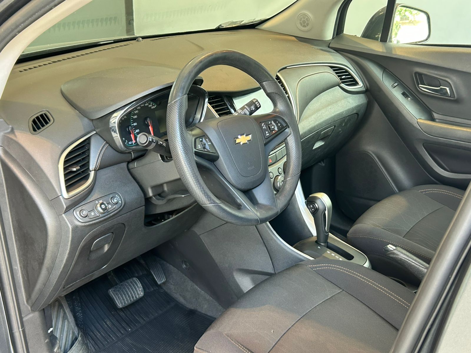 WhatsApp Image 2026-02-04 at 16.02.31